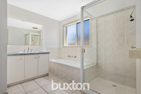 FANTASTIC ONE BEDROOM UNIT - QUIET LOCATION - Photo 4