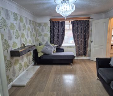 Holm Drive, Chester, Elton - Photo 1