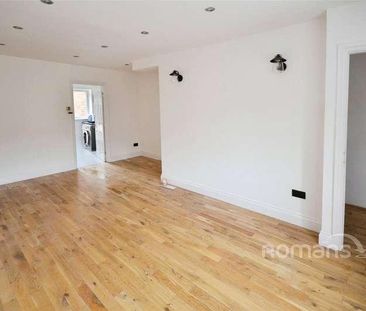 Severn Crescent, Slough, Berkshire, SL3 - Photo 1