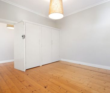 GORGEOUS BRIGHT TWO BEDROOM HOME IN BLACK HILL - Photo 2