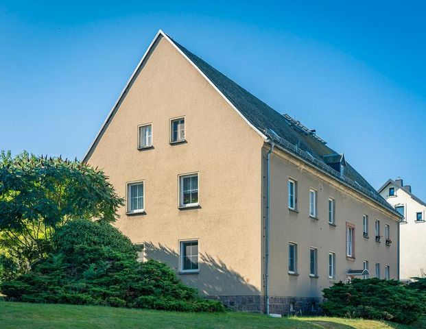 Ländlich gelegene 2-Raum-Wohnung mit Tageslichtbad - Photo 1