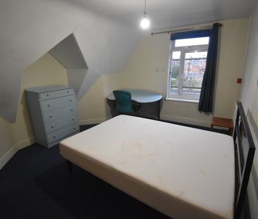 5 Bed Terraced House, Christchurch Road, RG2 - Photo 4