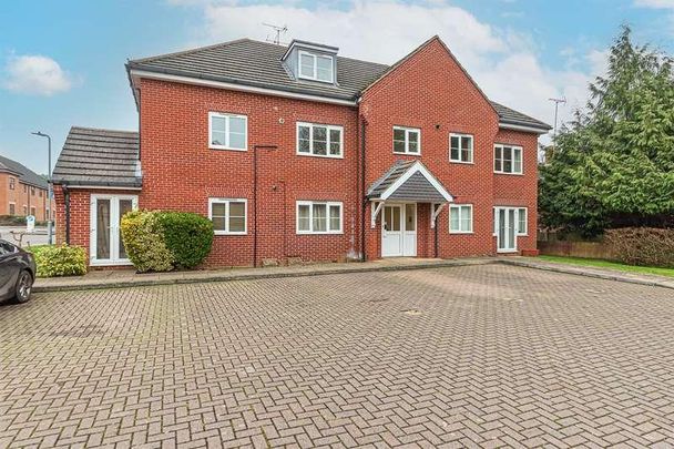 St Francis Close, Crowthorne, RG45 - Photo 1