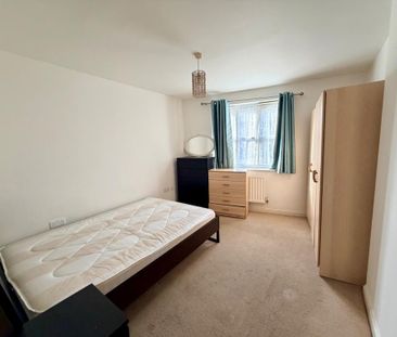 2 bedroom ground floor flat to rent - Photo 2