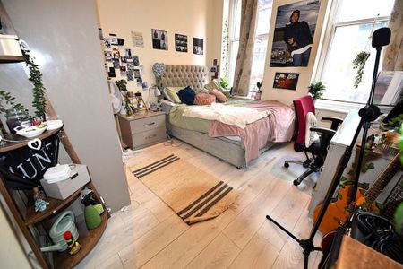 2 bedroom Flat in Aire Street, Leeds - Photo 4