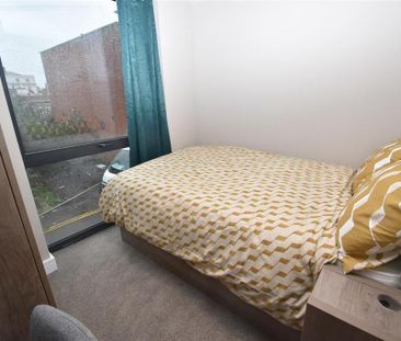 4 bedroom apartment to rent - Photo 2