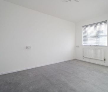 3 bedroom end of terrace house to rent - Photo 4