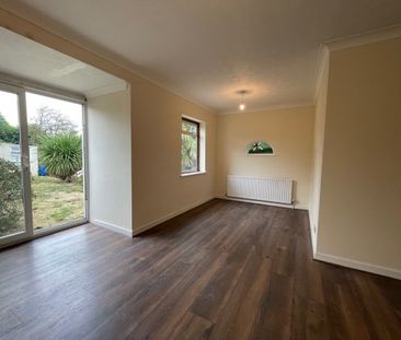 Abbotts Close, Leigh-on-Sea - Photo 1