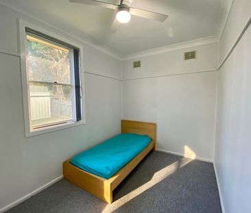 Sunny, Family Home in Prime Edgeworth Location - Photo 5