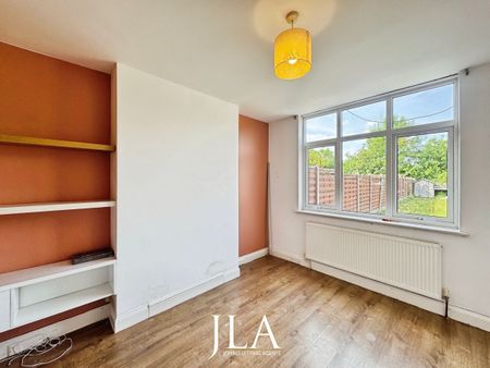 3 bed semi-detached house to rent in Cairnsford Road, Leicester, LE2 - Photo 3