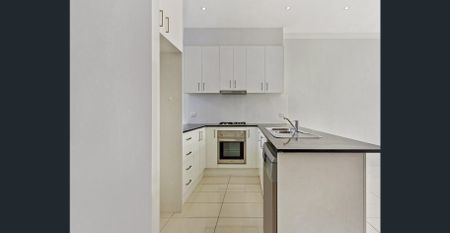 Immaculate 3-bedroom for rent! - Photo 4