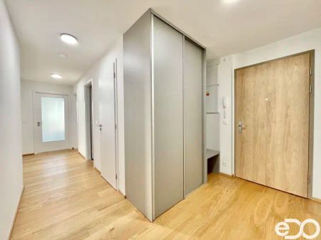 Pronájem atraktivní bytové jednotky 3+kk/B + garážové parkovací stání, 95 m - Фото 4
