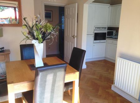 4 bedroom townhouse to rent - Photo 2