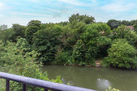 2 bedroom semi-detached house to rent - Photo 2