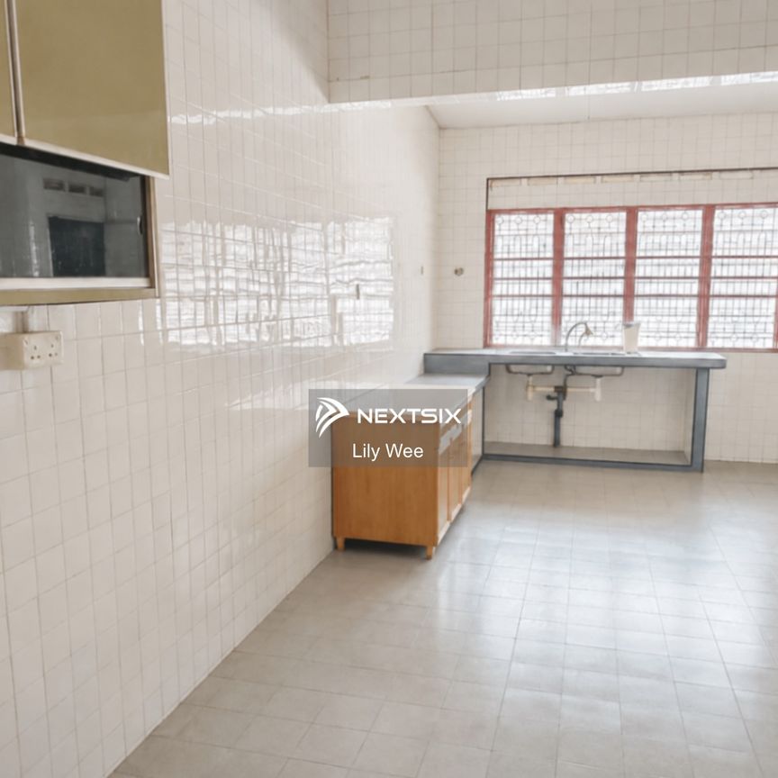 Taman Pelangi (JB Town) Single Storey Terrace House - Photo 1