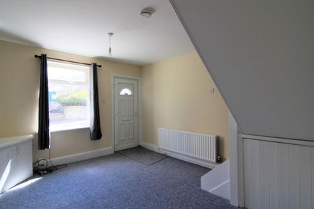 2 bedroom terraced house to rent - Photo 4
