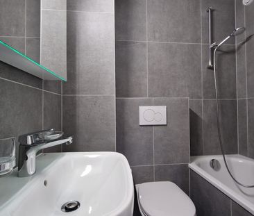 Appartement de 2.5 pièces rénové vue sur le lac - Foto 3