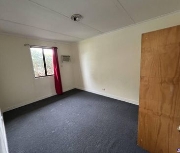 Unit in complex of 3 - Photo 3