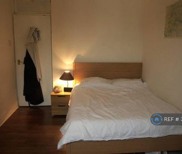 3 bedroom flat to rent - Photo 2