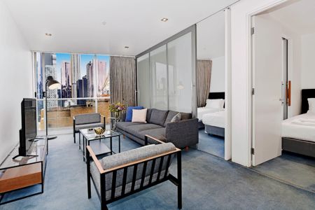 Cute 2-bedroom apartment near RMIT University - Photo 2