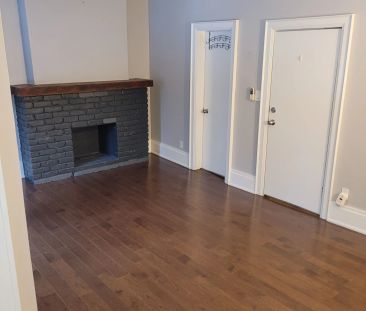 302 Glenlake Avenue #2nd Floor Front - Photo 2