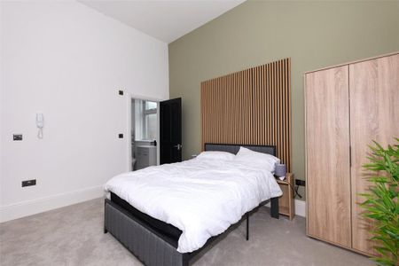 1 bedroom in a house share to rent - Photo 2