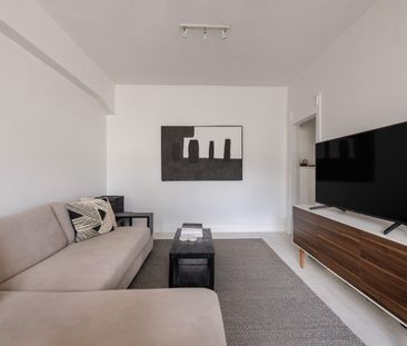 Art Deco home between Elizabeth Bay and Potts Point - Photo 2