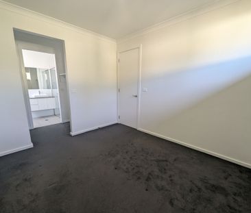 Beautiful Home - Photo 6