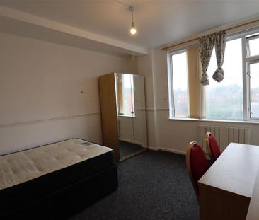 1 bedroom in a house share to rent - Photo 6