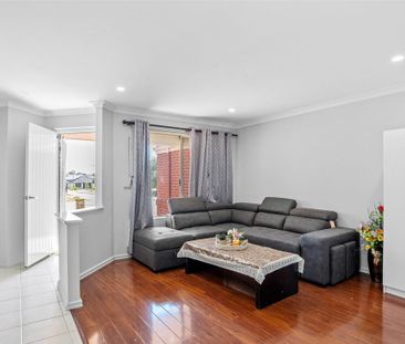 8 Greenwich Gardens, Bertram WA 6167 - House For Rent | Domain - Photo 5