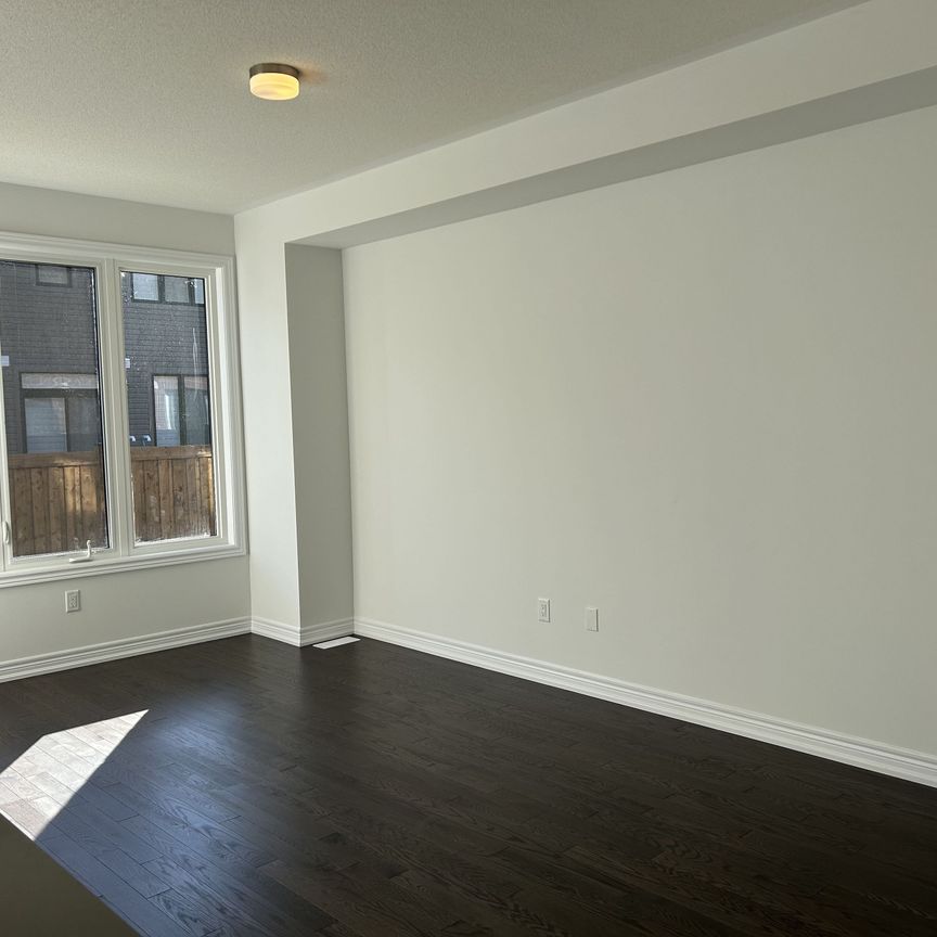 For Lease - 19 Milady Crescent, Barrie, Ontario - Photo 1