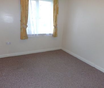 Mountbatten Close, Preston - Photo 3