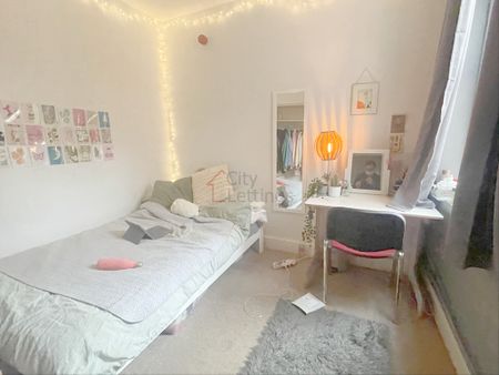 7 Bedroom Flat - Photo 3