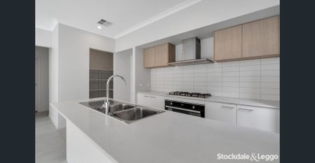 Delightful Family Home! - Photo 5