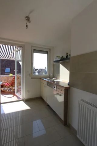 Sehr Schöne 3.5 Zimmer Dachgeschoß Wohnung mit Dachterrasse - Foto 2