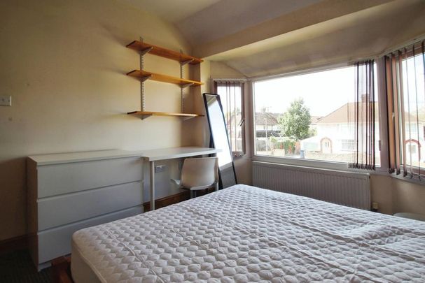 5 bedroom semi-detached house to rent - Photo 1