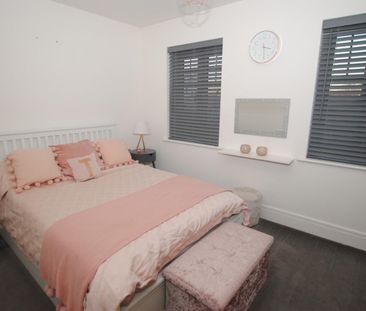 2 bedroom House To Let - Photo 4