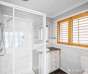 IMMACULATE SOUTHSIDE FAMILY HOME - Photo 2