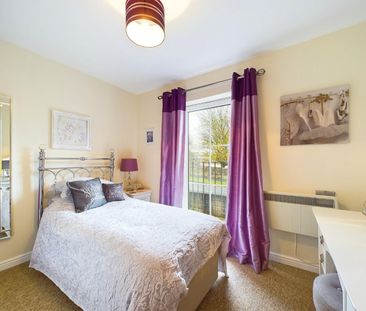 2 bedroom Flat To Let - Photo 4