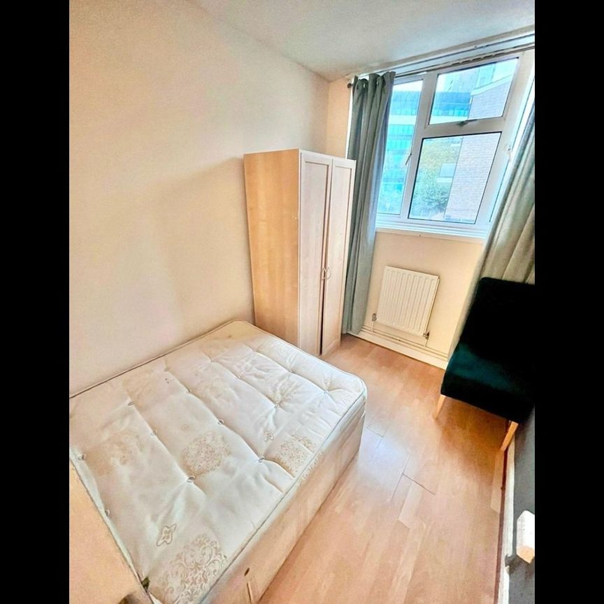Room in a Shared Flat, Llandovery House, E14 - Photo 1
