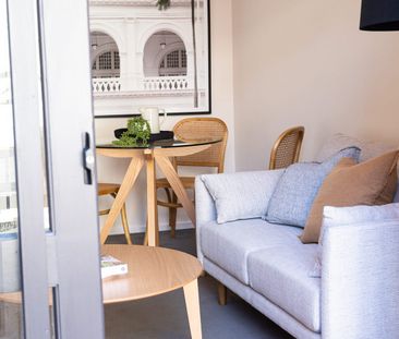 Stylish Living in a Prime South Melbourne Pocket - FULLY FURNISHED - Photo 1