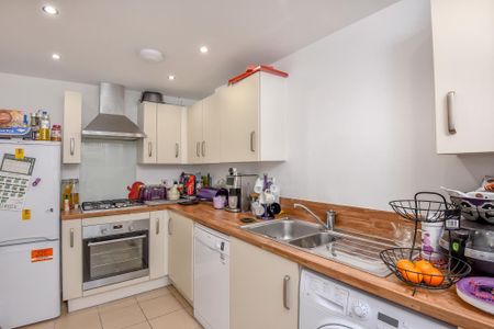 3 bedroom detached house to rent - Photo 5