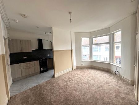 1 bedroom flat to rent - Photo 2