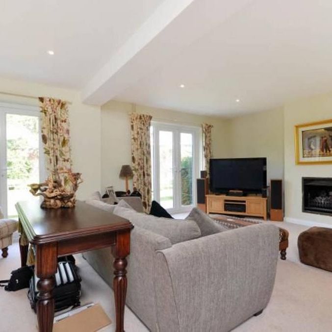 4 bedroom house to rent - Photo 1