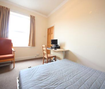 3 bedroom end of terrace house to rent - Photo 6