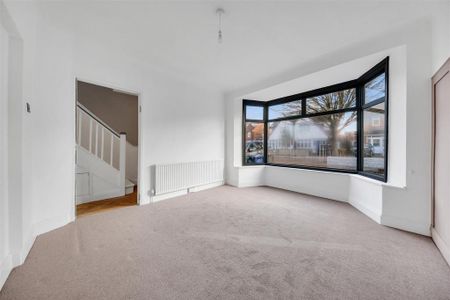 4 bedroom semi-detached house to rent - Photo 3