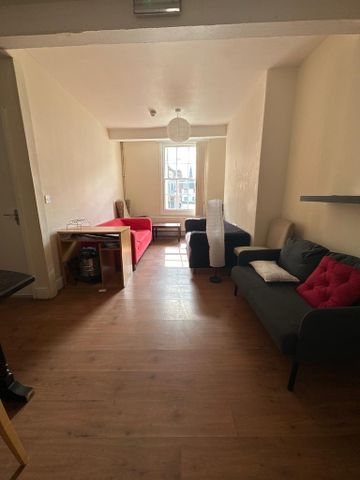 6 bedroom flat to rent - Photo 2