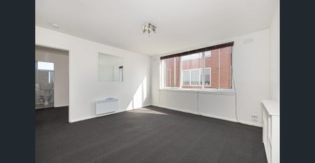 One Bedroom Apartment in a Great Location - Photo 2