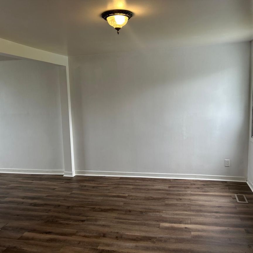 For Lease - 11850 Airport Road, Brampton, Ontario - Photo 1