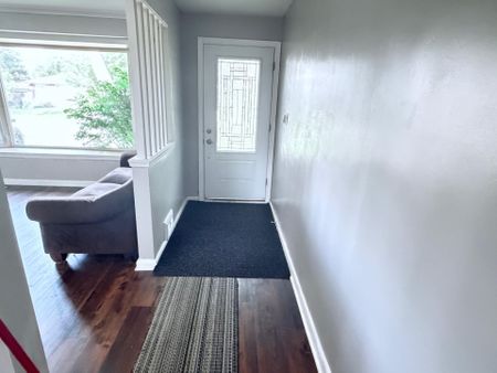 For Lease - 52 Sharbot Avenue, Toronto, Ontario - Photo 3
